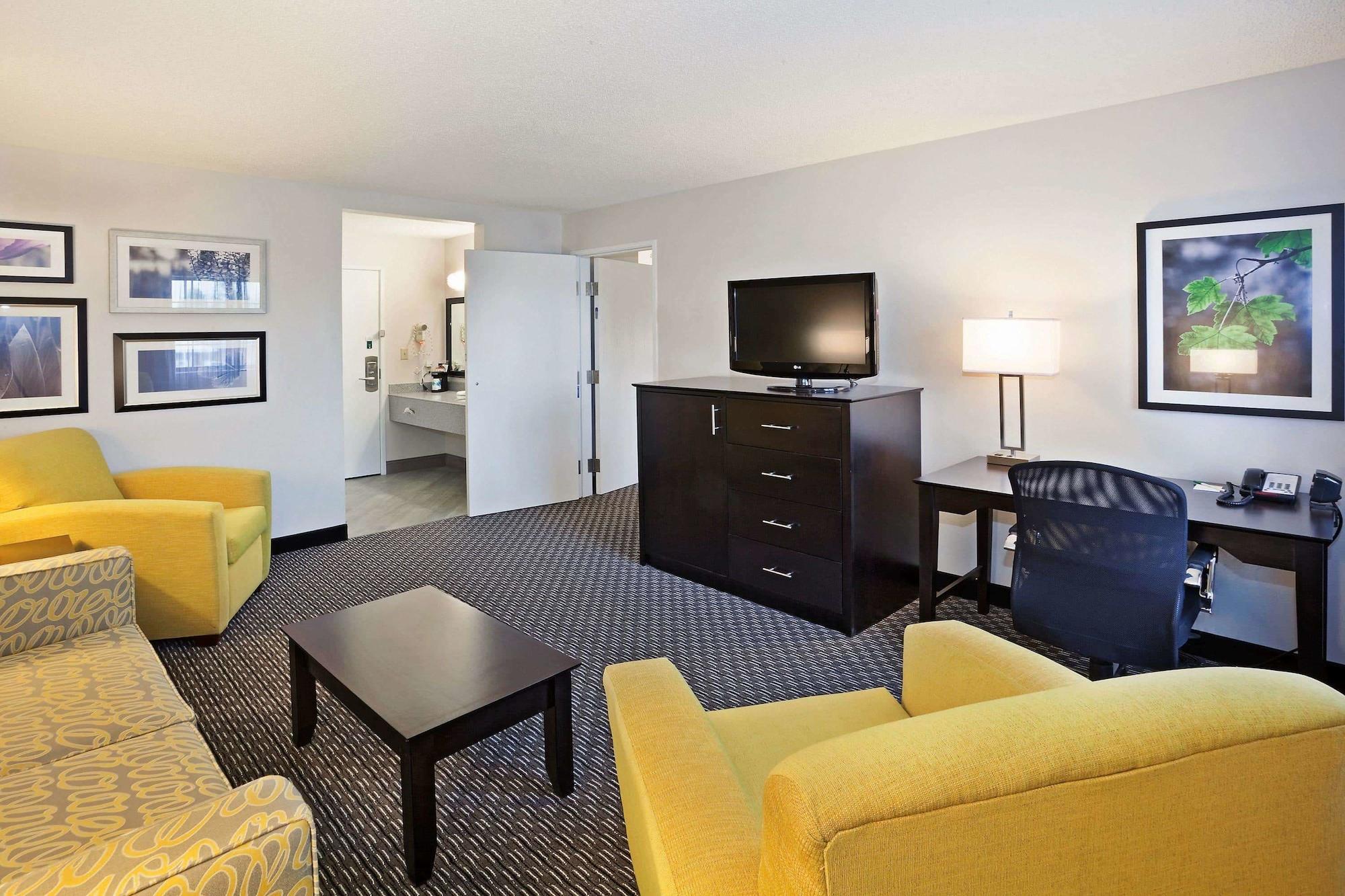 La Quinta By Wyndham Cleveland Macedonia Hotel Eksteriør billede